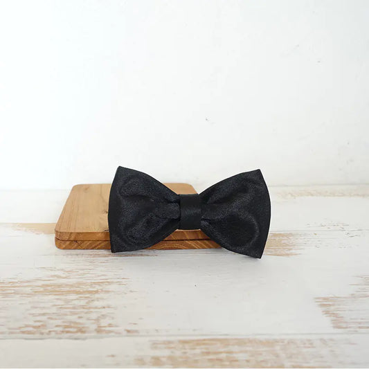 Snazzy Sparky Tux Bow Collar + Leash